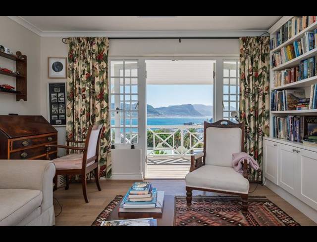 2 BEDROOM PROPERTY TO RENT IN SIMONS TOWN CENTRAL